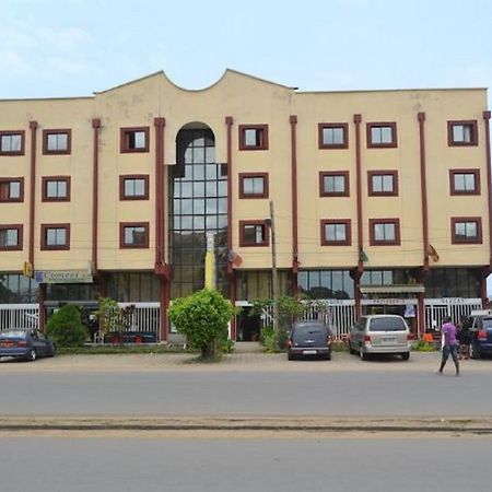 Denver Plaza Hotel Douala Exterior foto