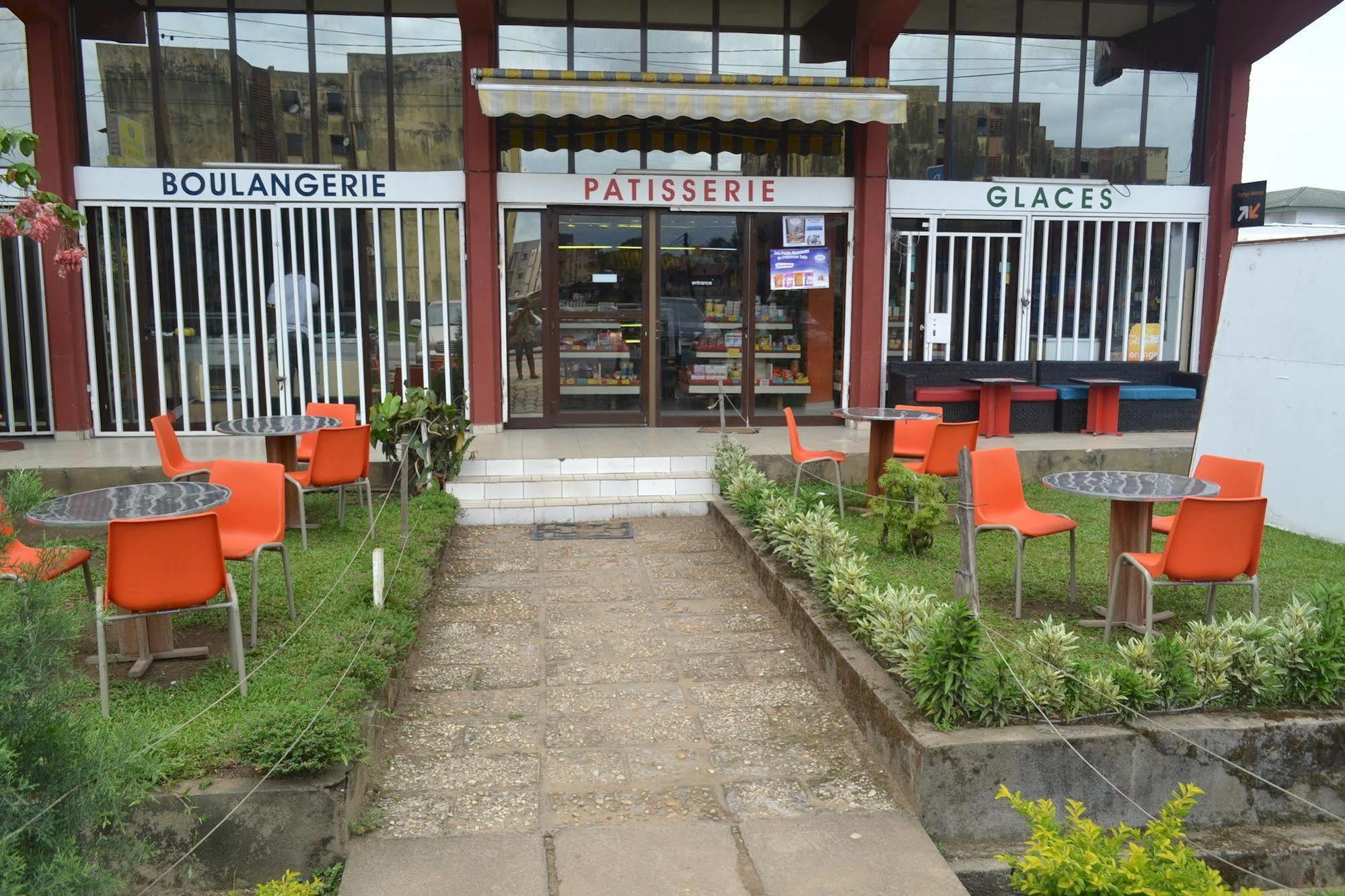 Denver Plaza Hotel Douala Exterior foto